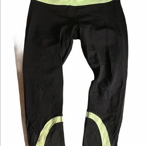 Lululemon Capri black leggings lime green pocket